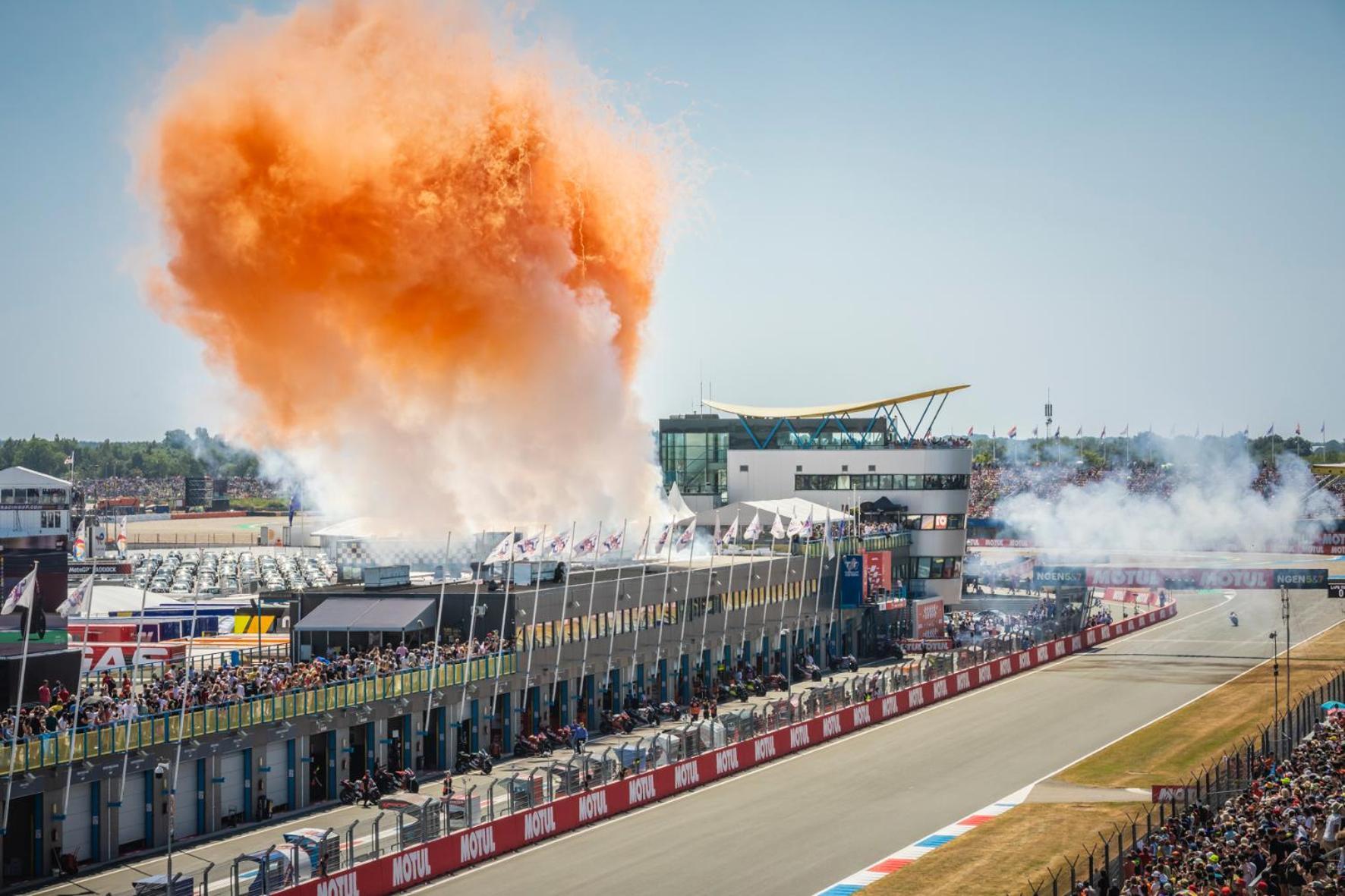 100 Jaar Tt Circuit Assen 2025 Glamping Incl Stroom Экстерьер фото